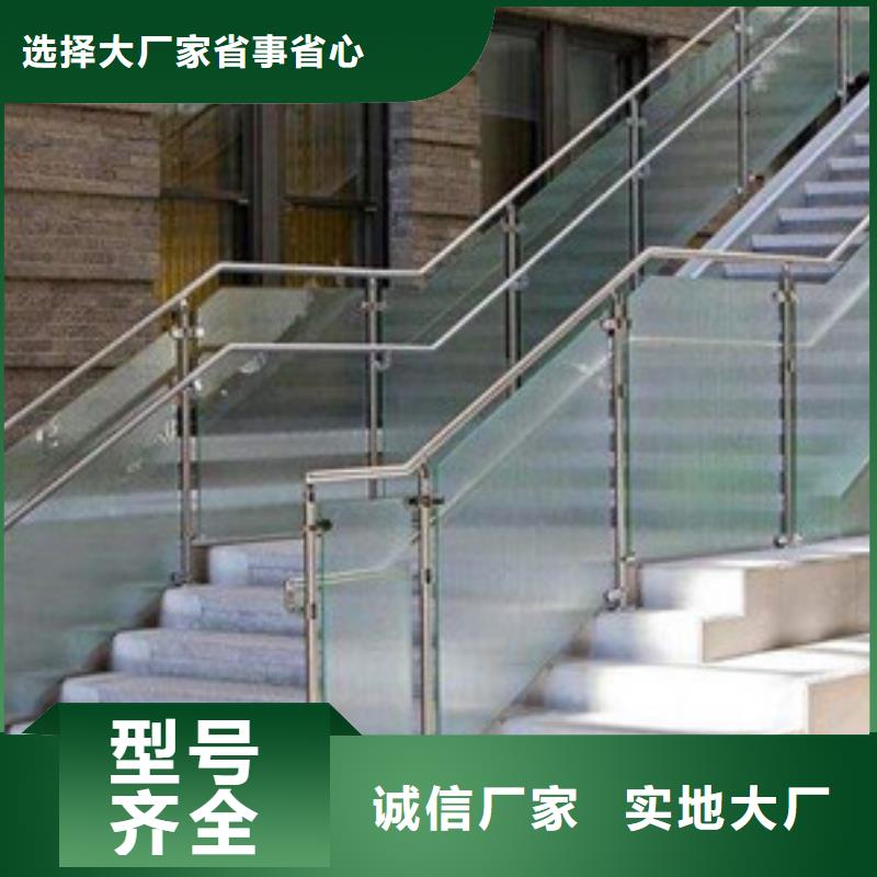 护栏,国道抗冲击围栏选择大厂家省事省心