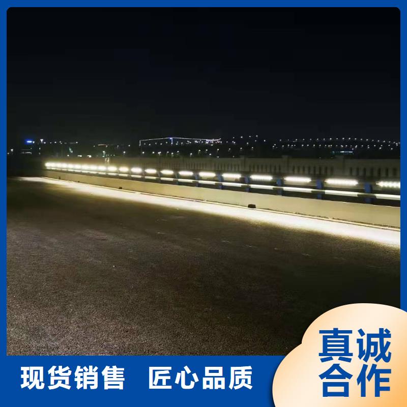 道路桥梁防撞护栏M型防撞护栏的图文介绍