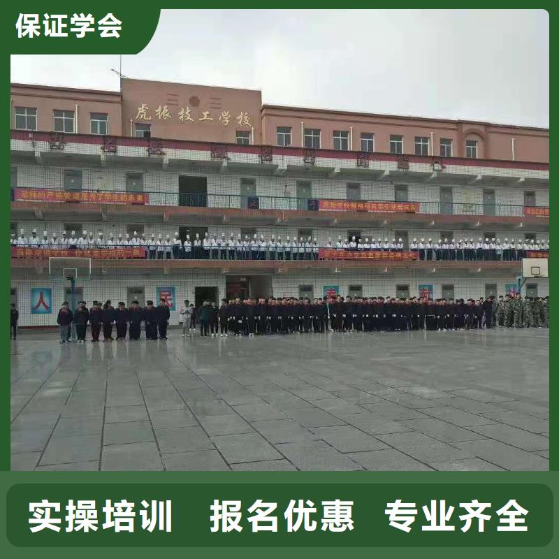 计算机学校哪里有挖掘机铲车叉车驾驶学校保证学会